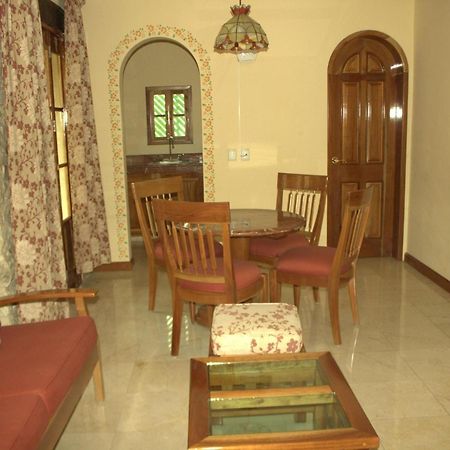 Cancun International Suites Екстериор снимка